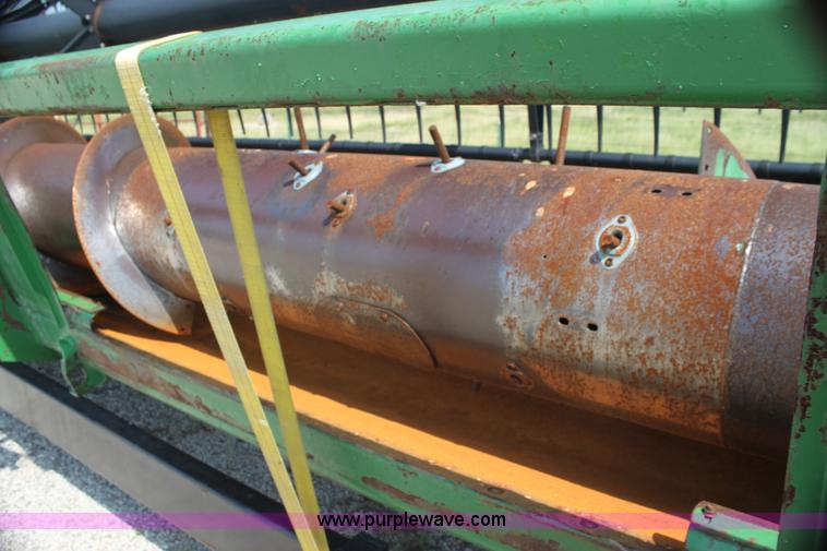 image for item I7266 1992 John Deere 925 flex platform header