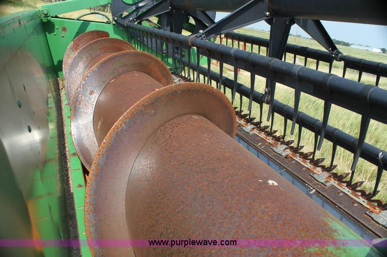 image for item I7266 1992 John Deere 925 flex platform header