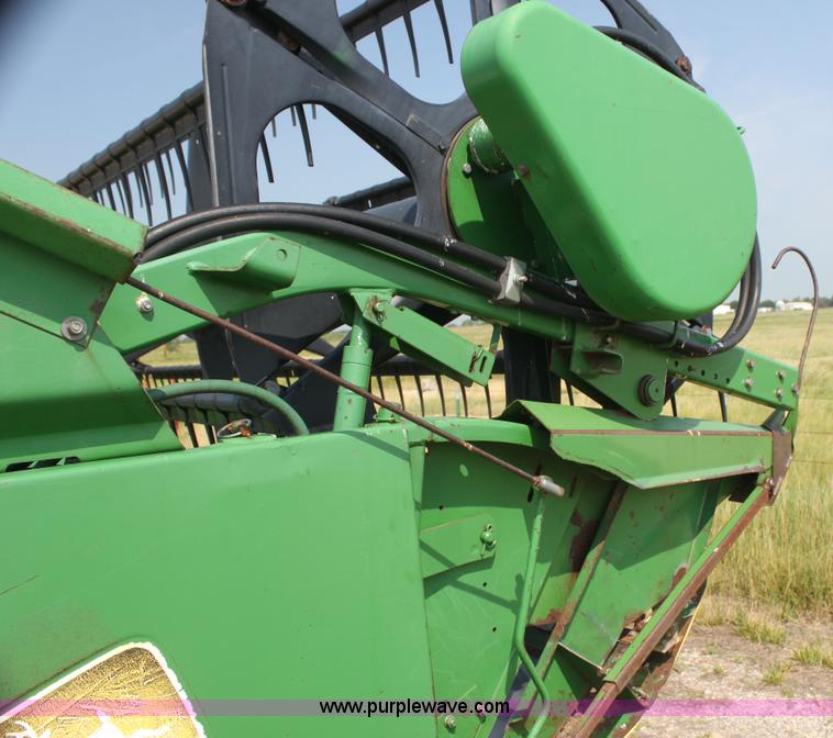 image for item I7266 1992 John Deere 925 flex platform header