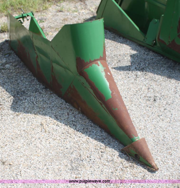 image for item I7266 1992 John Deere 925 flex platform header