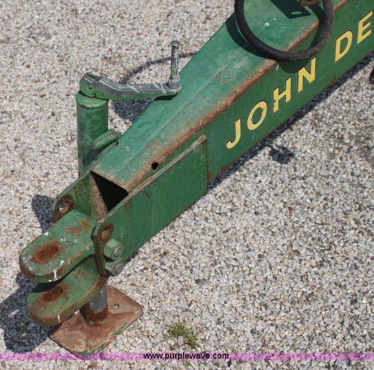 image for item I7268 John Deere 7200 Max Emerge II planter