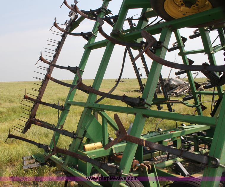 image for item I7270 John Deere 960 folding cultivator