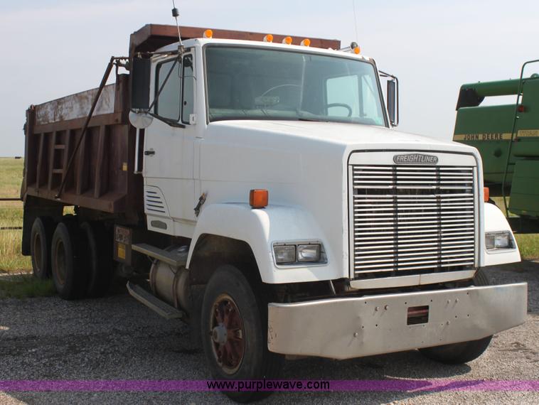 image for item I7272 1989 Freightliner dump truck