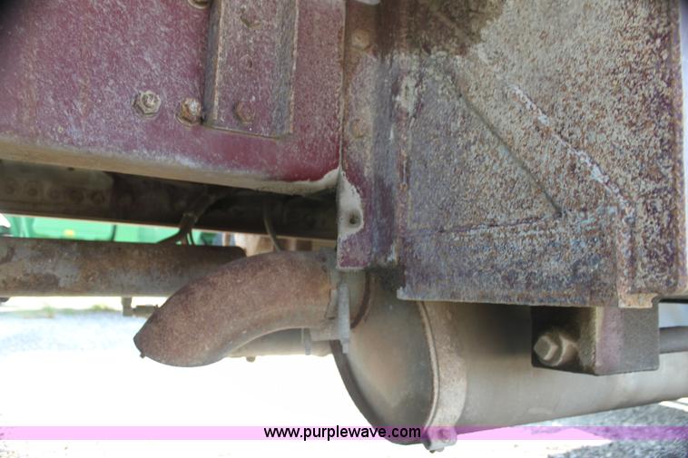 image for item I7272 1989 Freightliner dump truck