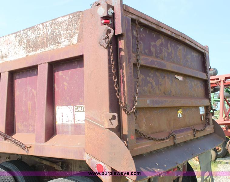 image for item I7272 1989 Freightliner dump truck