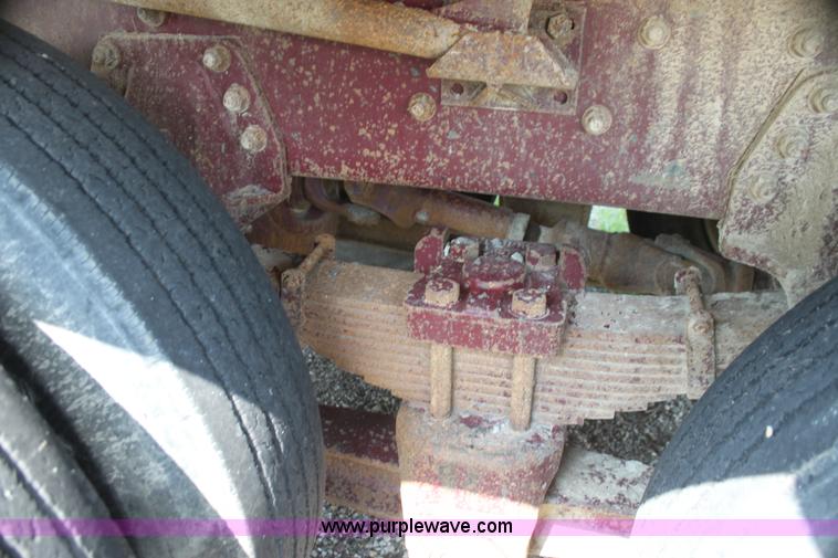 image for item I7272 1989 Freightliner dump truck