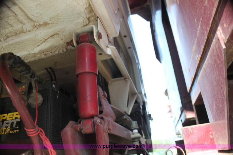 image for item I7272 1989 Freightliner dump truck