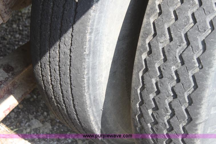 image for item I7272 1989 Freightliner dump truck