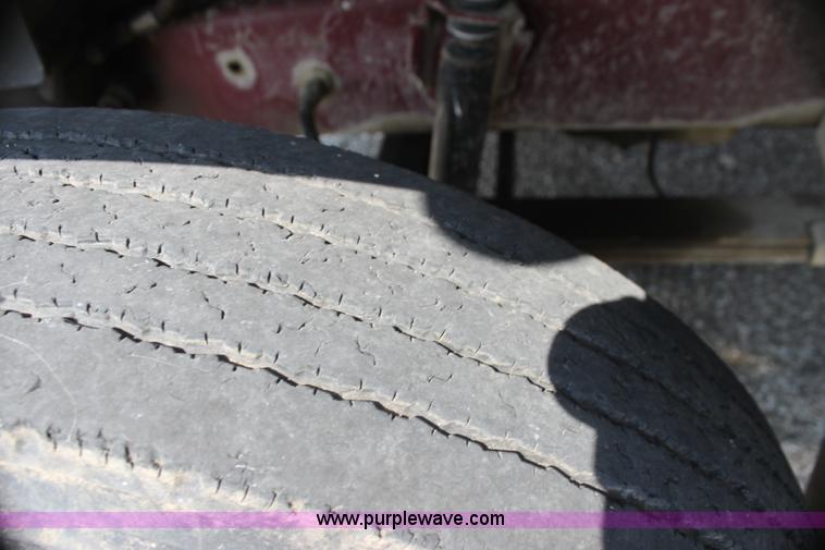 image for item I7272 1989 Freightliner dump truck