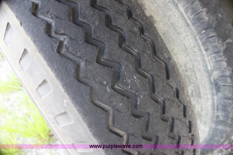 image for item I7272 1989 Freightliner dump truck