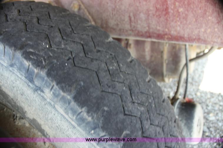 image for item I7272 1989 Freightliner dump truck