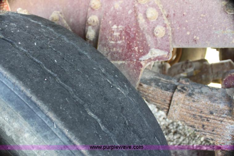 image for item I7272 1989 Freightliner dump truck