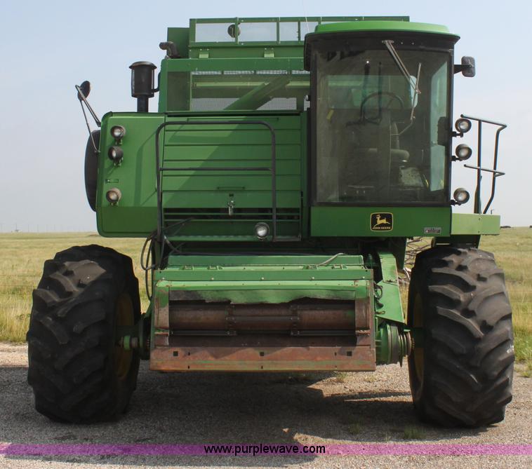 image for item I7273 1987 John Deere 8820 Titan II combine