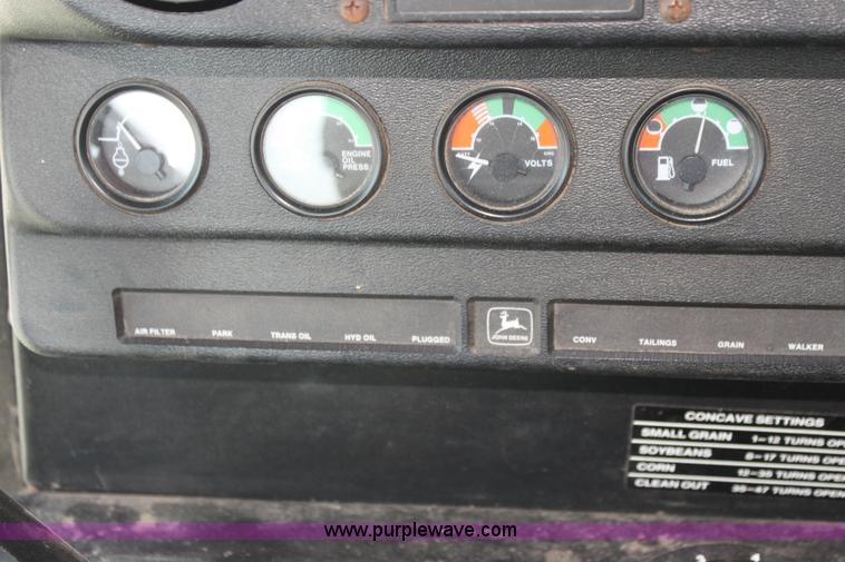 image for item I7273 1987 John Deere 8820 Titan II combine