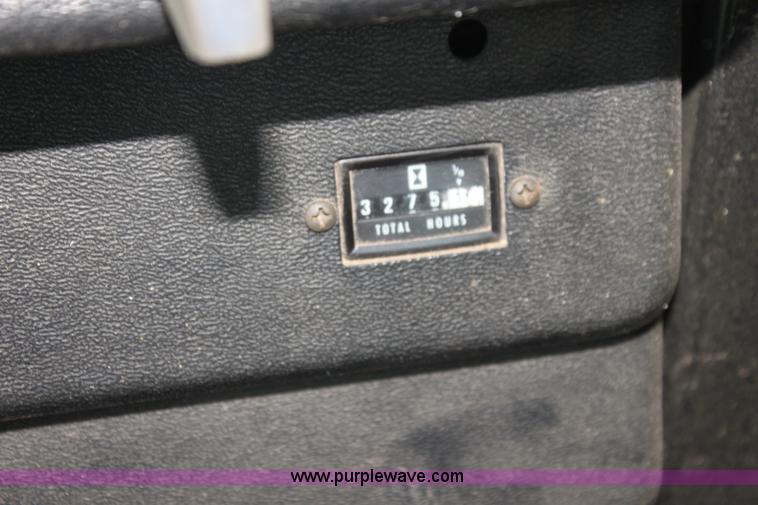 image for item I7273 1987 John Deere 8820 Titan II combine