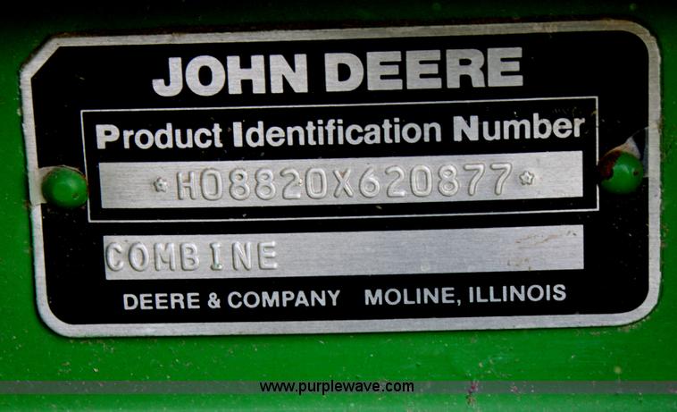 image for item I7273 1987 John Deere 8820 Titan II combine
