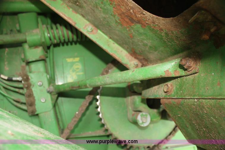 image for item I7273 1987 John Deere 8820 Titan II combine