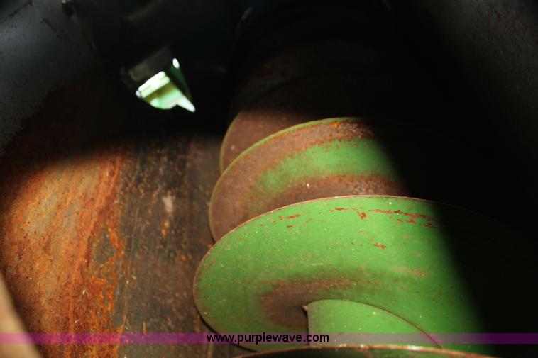 image for item I7273 1987 John Deere 8820 Titan II combine