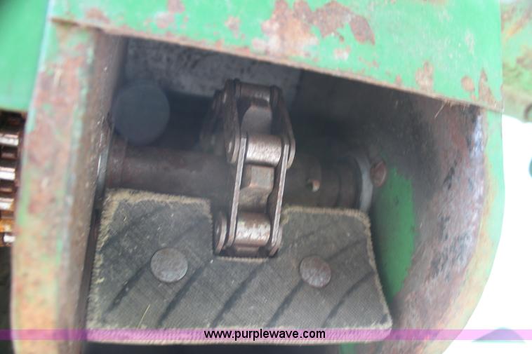 image for item I7273 1987 John Deere 8820 Titan II combine