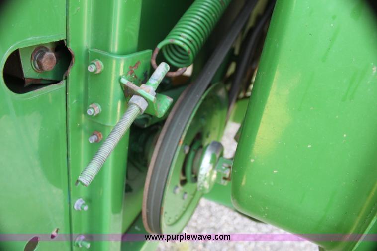 image for item I7273 1987 John Deere 8820 Titan II combine