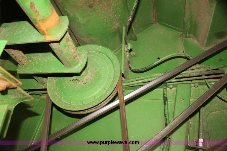 image for item I7273 1987 John Deere 8820 Titan II combine