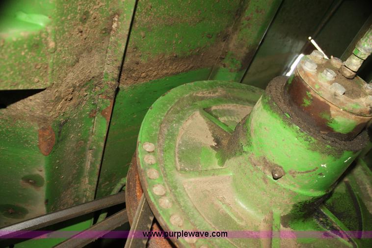 image for item I7273 1987 John Deere 8820 Titan II combine