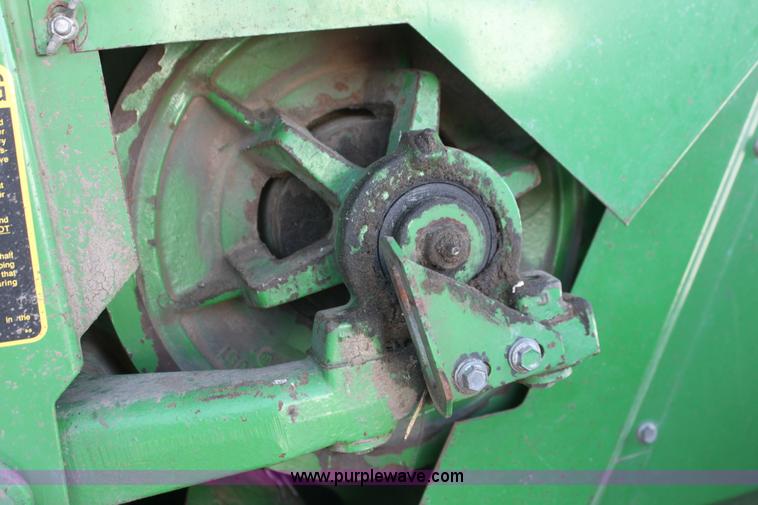 image for item I7273 1987 John Deere 8820 Titan II combine