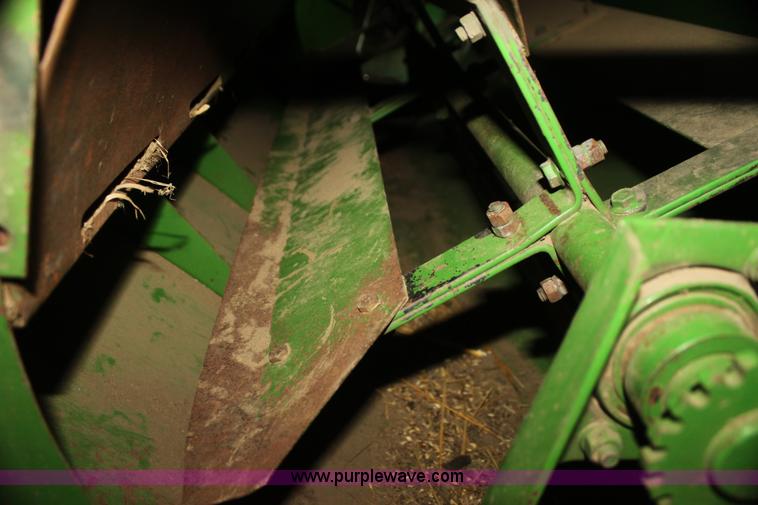 image for item I7273 1987 John Deere 8820 Titan II combine