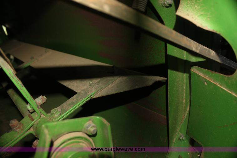 image for item I7273 1987 John Deere 8820 Titan II combine