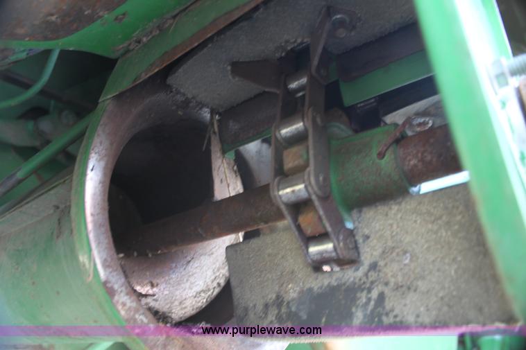 image for item I7273 1987 John Deere 8820 Titan II combine