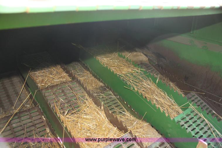 image for item I7273 1987 John Deere 8820 Titan II combine