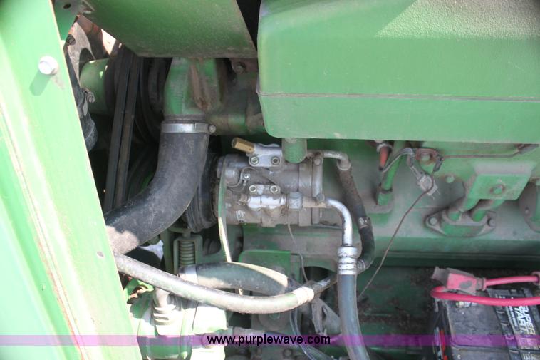 image for item I7273 1987 John Deere 8820 Titan II combine