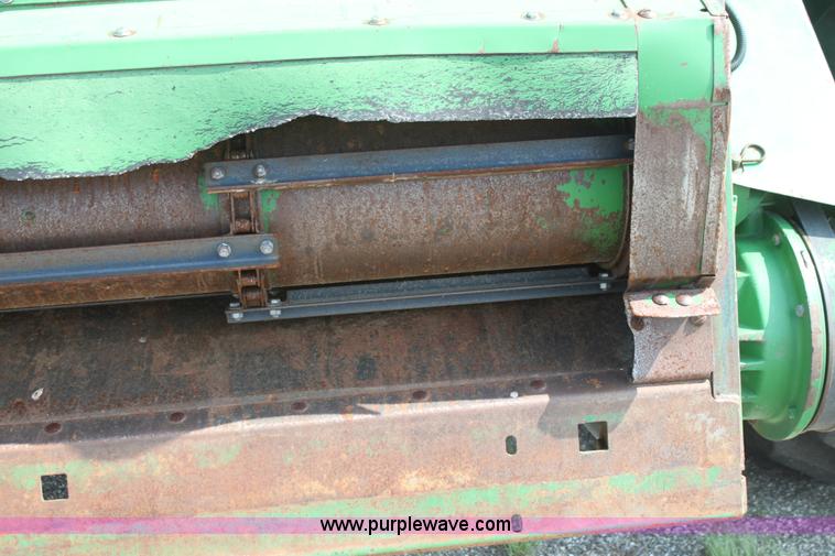 image for item I7273 1987 John Deere 8820 Titan II combine