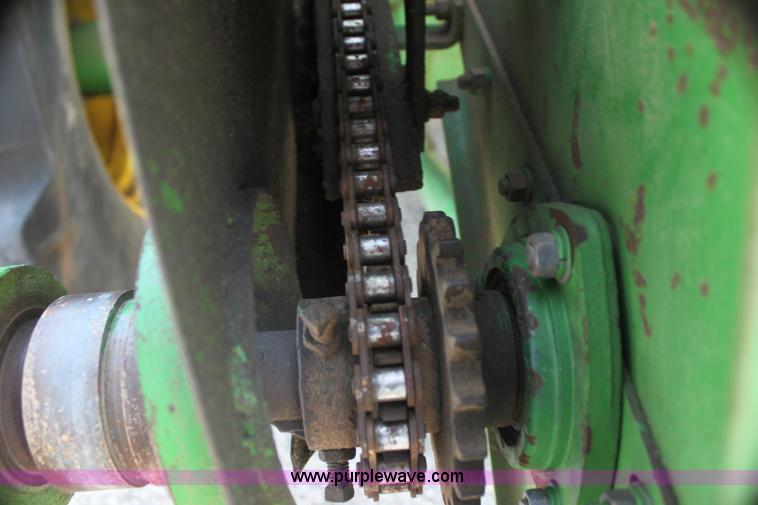 image for item I7273 1987 John Deere 8820 Titan II combine