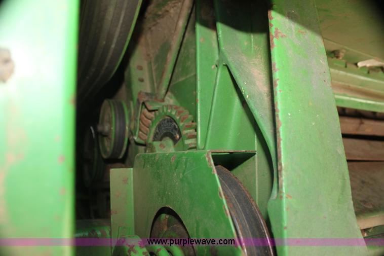 image for item I7273 1987 John Deere 8820 Titan II combine