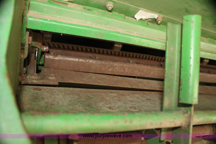 image for item I7273 1987 John Deere 8820 Titan II combine