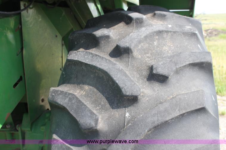 image for item I7273 1987 John Deere 8820 Titan II combine