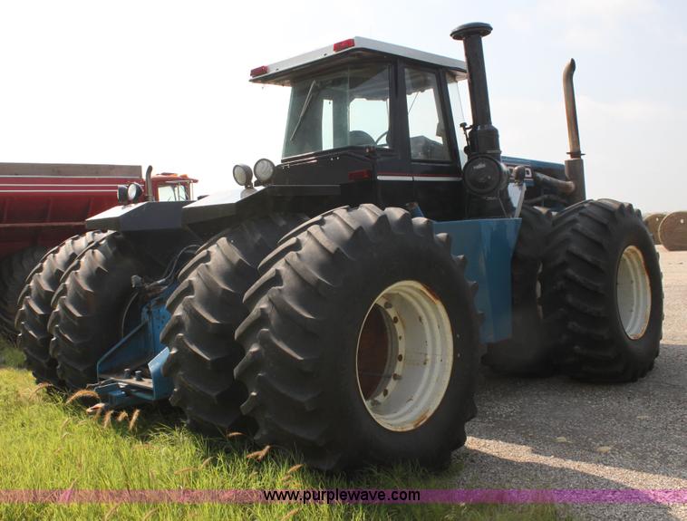 image for item I7274 1990 Ford 976 Versatile Designation 6 4WD tractor