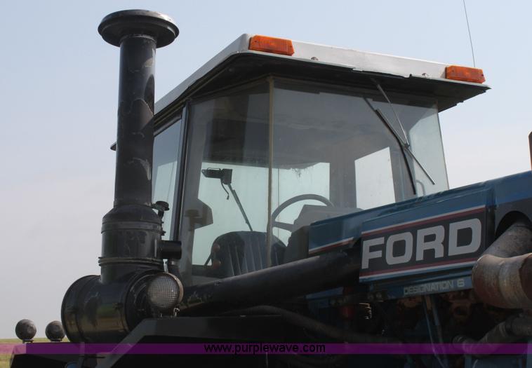 image for item I7274 1990 Ford 976 Versatile Designation 6 4WD tractor