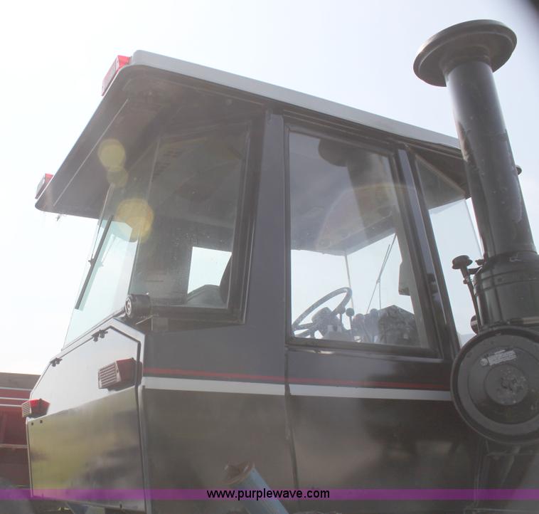 image for item I7274 1990 Ford 976 Versatile Designation 6 4WD tractor