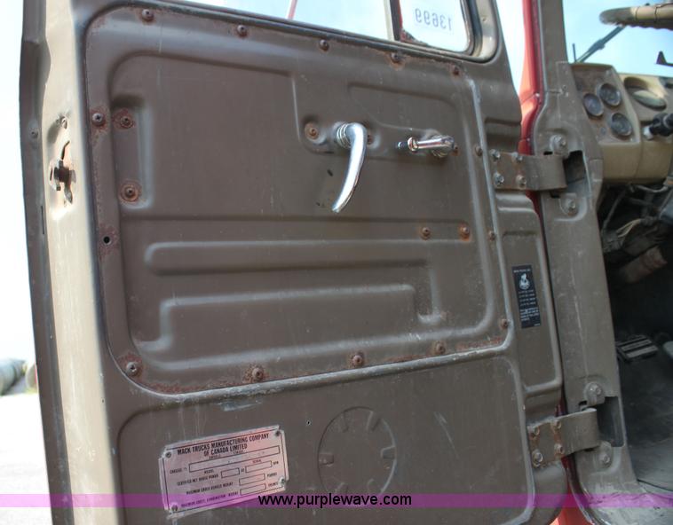 image for item I7275 Mack R685T spreader truck