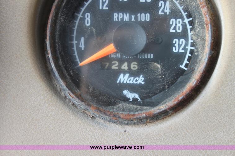 image for item I7275 Mack R685T spreader truck