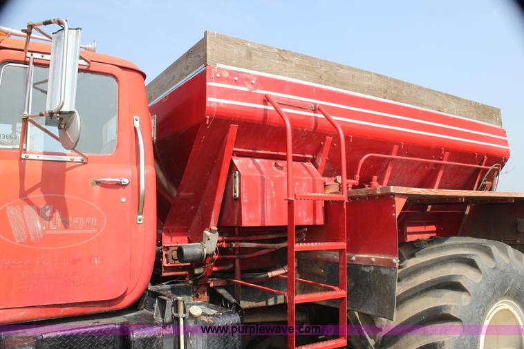 image for item I7275 Mack R685T spreader truck