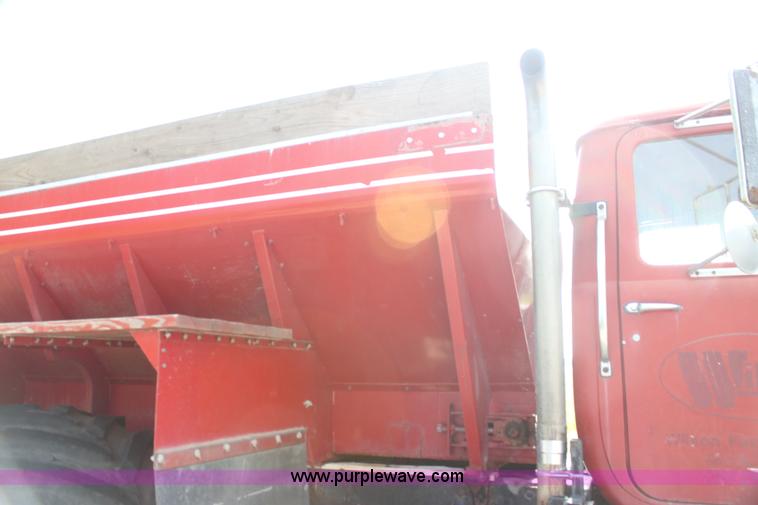 image for item I7275 Mack R685T spreader truck