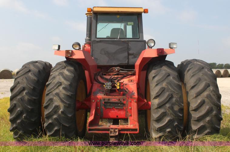 image for item I7276 1981 Versatile 895 4WD tractor