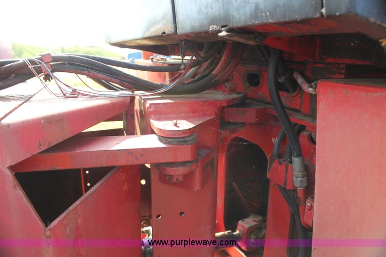 image for item I7276 1981 Versatile 895 4WD tractor