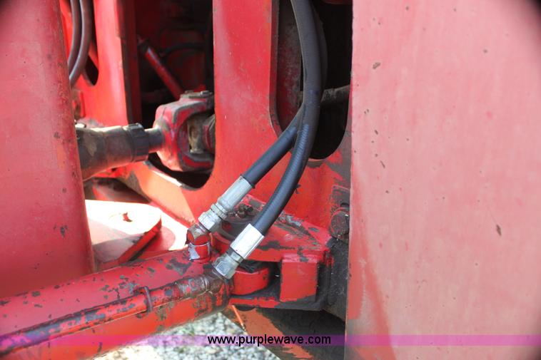 image for item I7276 1981 Versatile 895 4WD tractor