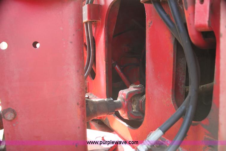 image for item I7276 1981 Versatile 895 4WD tractor