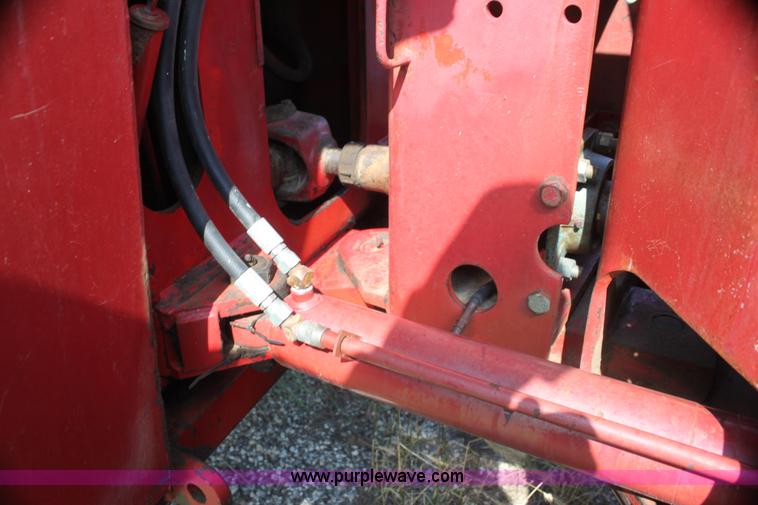 image for item I7276 1981 Versatile 895 4WD tractor