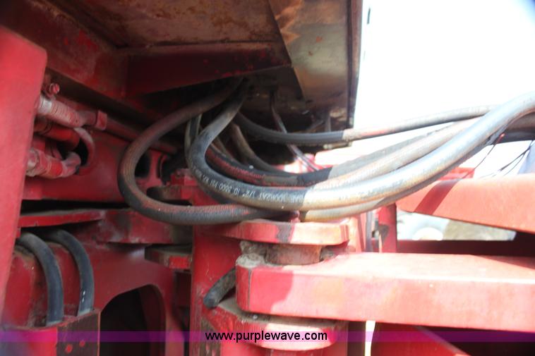 image for item I7276 1981 Versatile 895 4WD tractor